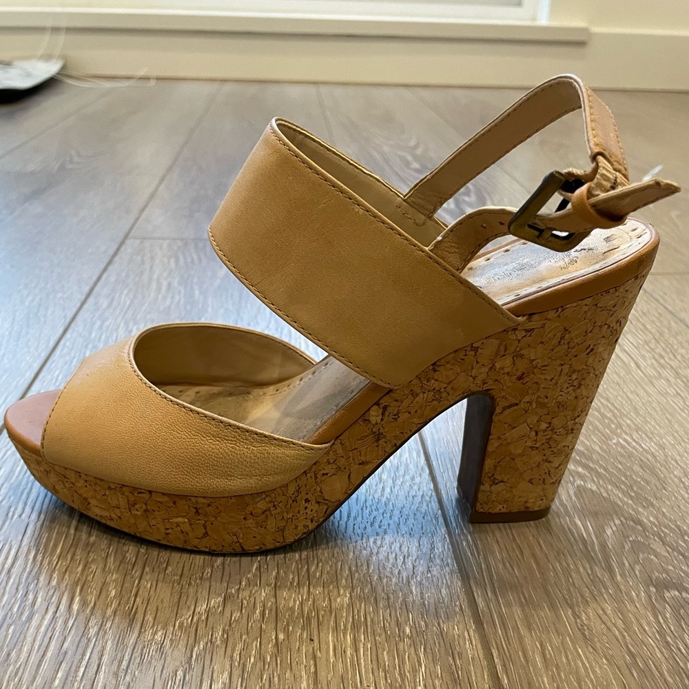 Size 8.5 Adrienne Vittadini cork heels